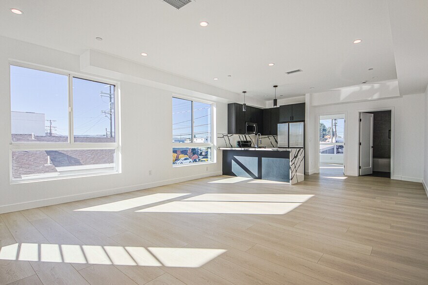 More Photos Of 5709 Auckland Ave, North Hollywood Apartments For Sale