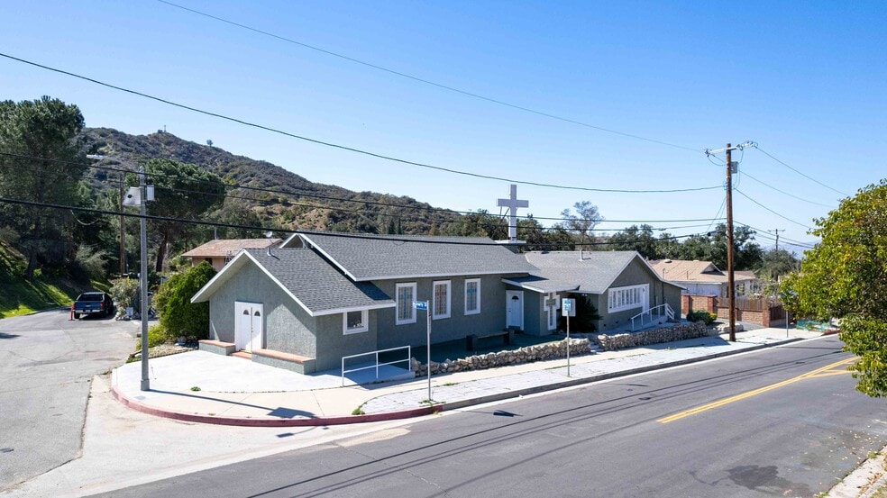 Primary Photo Of 7510 Valaho Dr, Tujunga Religious Facility For Sale
