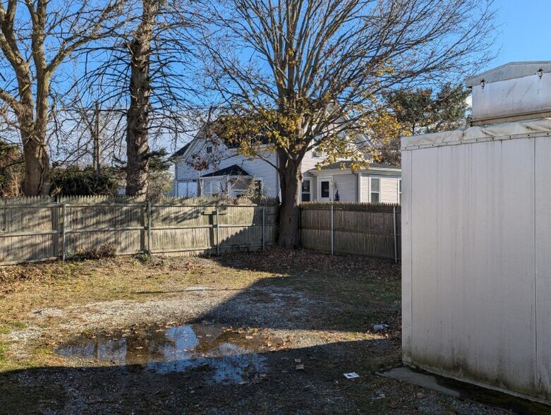 More Photos Of 322-325 Metacom Ave, Warren Restaurant For Sale