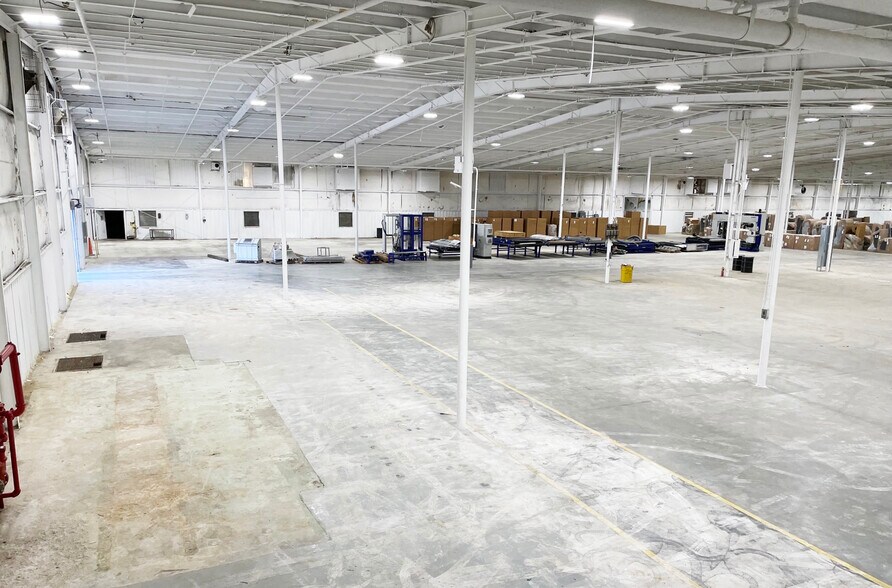 More Photos Of 200 E Parker Dr, Booneville Warehouse For Lease