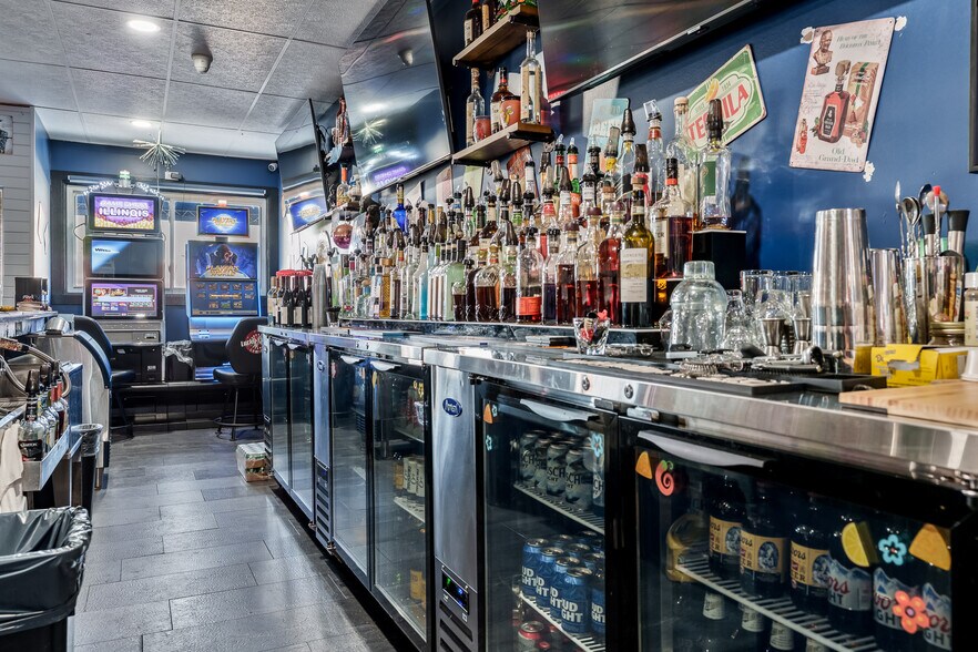 More Photos Of 415 N Center St, Durand General Retail For Sale