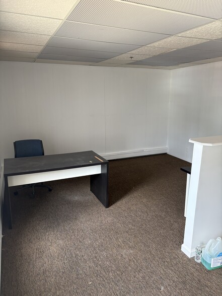 More Photos Of 430 Center Ave, Mamaroneck Warehouse For Lease