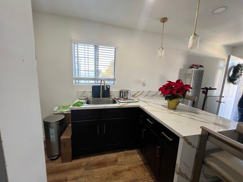 More Photos Of 4071 S Main St, Los Angeles Storefront Retail Residential For Sale