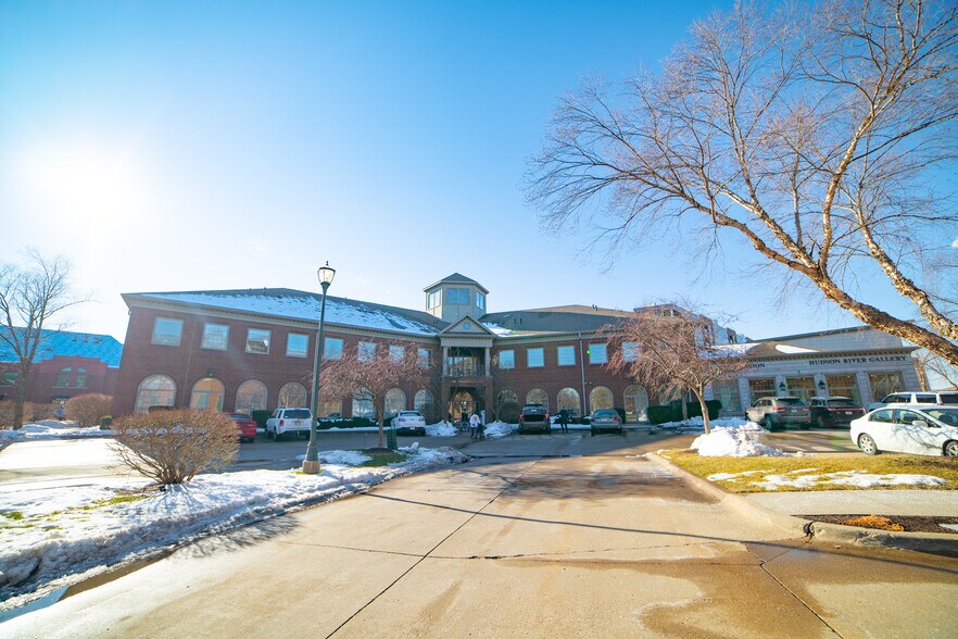 More Photos Of 501 12th Ave, Coralville Office For Sale