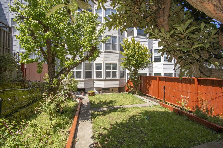 More Photos Of 1630-32-34 Hyde St, San Francisco Apartments For Sale