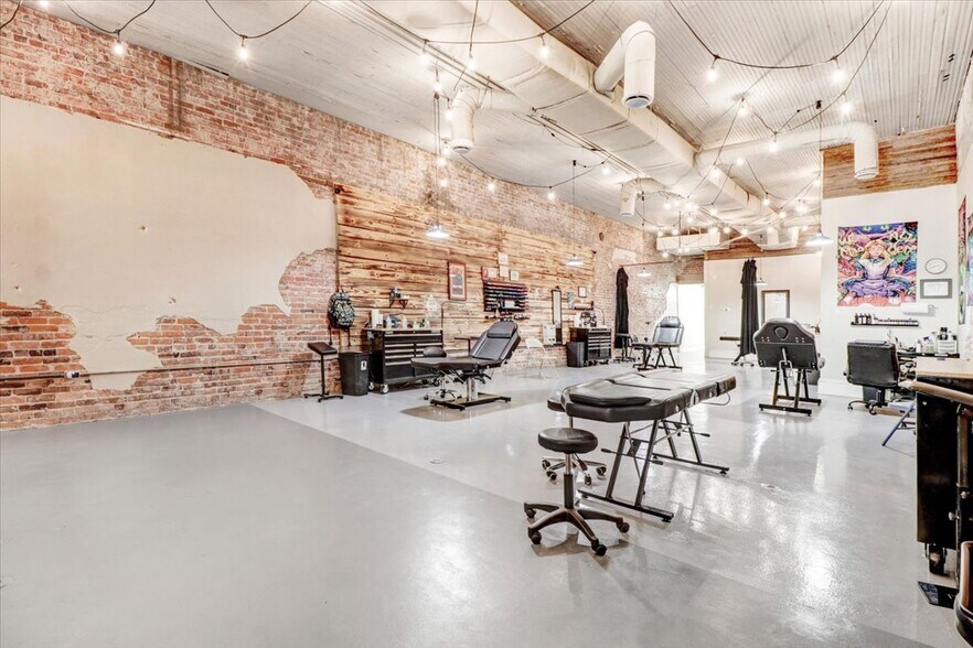 More Photos Of 111 N Queen St, Kinston Storefront For Sale