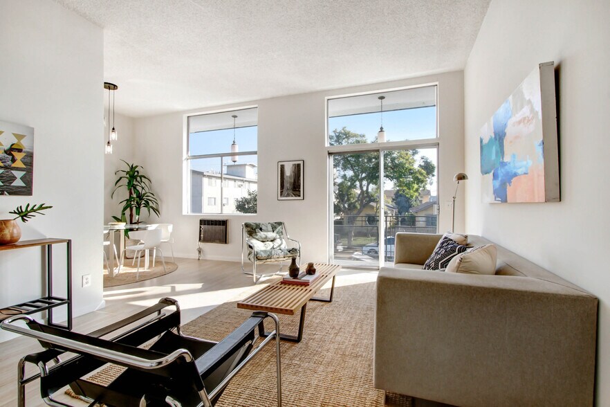 More Photos Of 1045 N Ardmore Ave, Los Angeles Apartments For Sale
