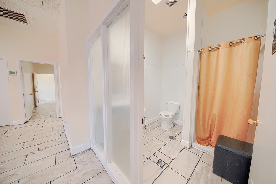 More Photos Of 33 E Magnolia St, Stockton Office For Lease