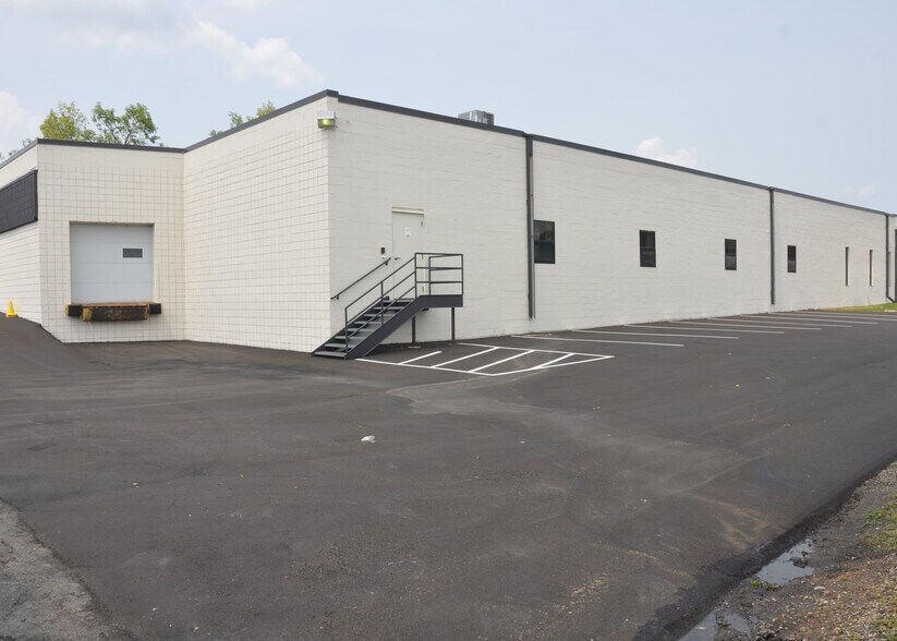 More Photos Of 1418 5th St S, Hopkins Manufacturing For Sale