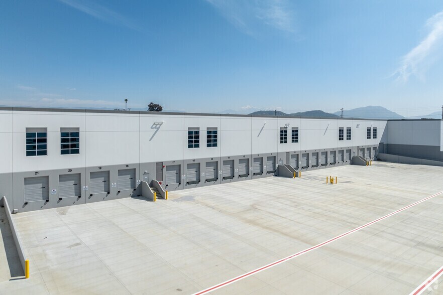 More Photos Of 12340 Agua Mansa Rd, Jurupa Valley Distribution For Lease