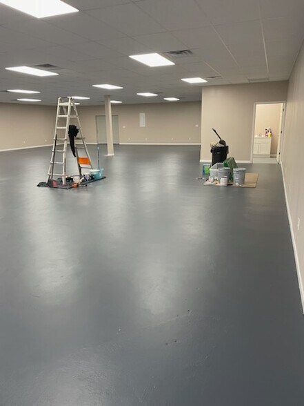 More Photos Of 1687 Sandifer Blvd, Seneca Freestanding For Lease