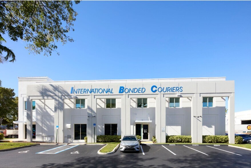 More Photos Of 8401 NW 17th St, Miami Warehouse For Lease