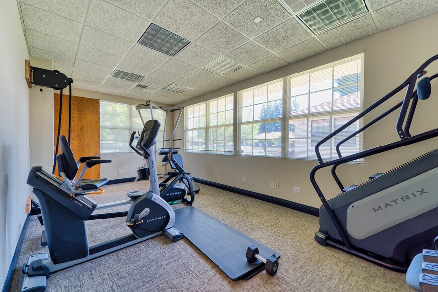 More Photos Of 471 Century Park Dr, Yuba City Office For Sale