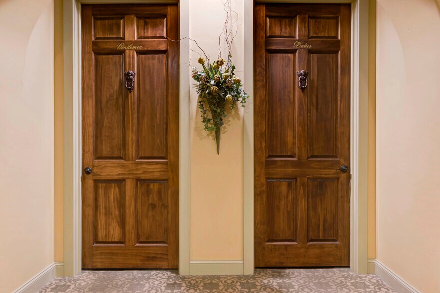 More Photos Of 1531 E Bradford Pky, Springfield Medical For Lease