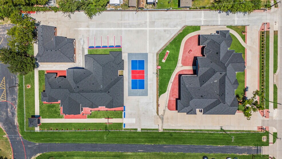 More Photos Of 703 E Oates Rd, Garland Unknown For Lease