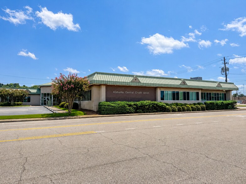More Photos Of 3601 4th Ave S, Birmingham Bank For Lease
