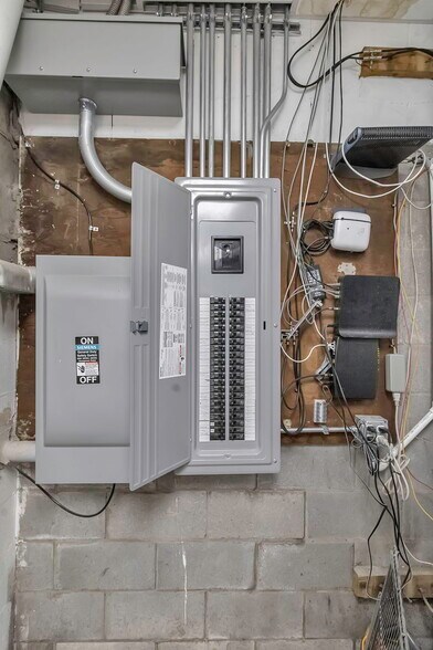 More Photos Of 1849 Abbott Rd, Lackawanna Convenience Store For Sale