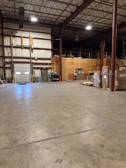 More Photos Of 75 Pine Tree Industrial Pky, Portland Distribution For Sale