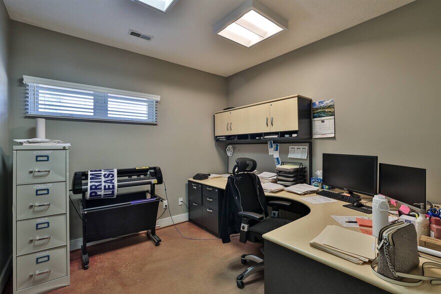 More Photos Of 4450 Monroe St, Hooven Truck Terminal For Sale