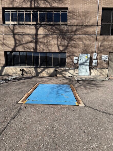 More Photos Of 5926 McIntyre St, Golden Office For Sale