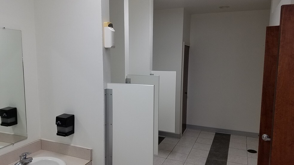 More Photos Of 8208 Salyer Dr, Wallops Island Office For Lease