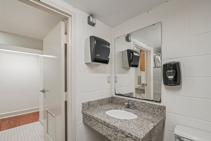 More Photos Of 216 & 218 Rigsbee Ave, Durham Office For Sale