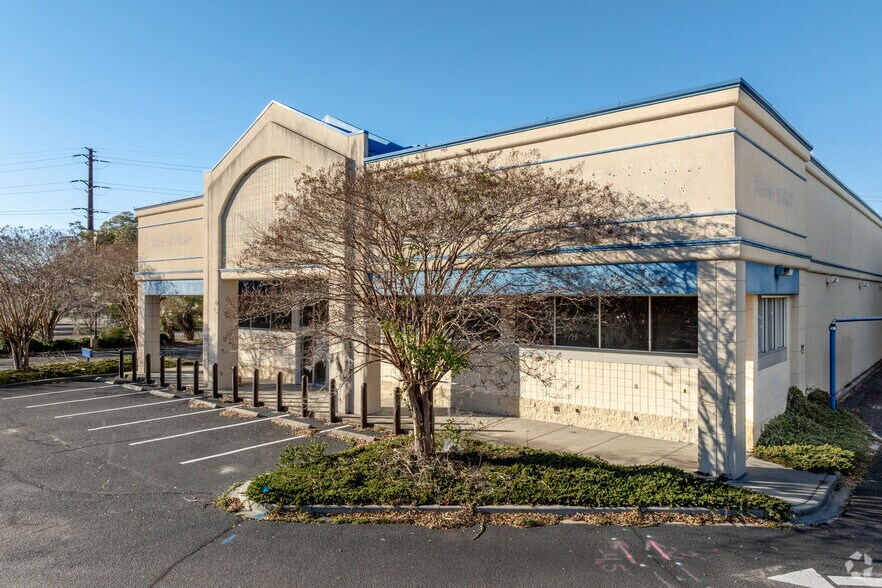 More Photos Of 788 Inlet Square Dr, Murrells Inlet Drugstore For Lease