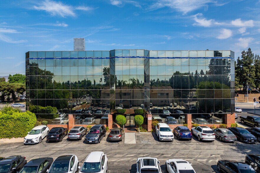 More Photos Of 15650 Devonshire St, Granada Hills Office For Lease