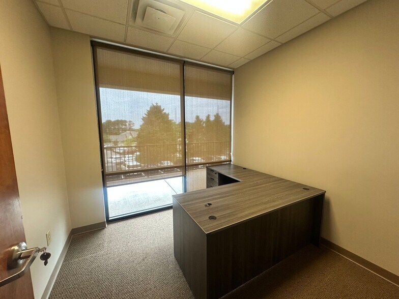 More Photos Of 540 Lake Center Pky, Cumming Office For Lease