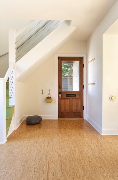 More Photos Of 202 Herndon St, Fredericksburg Office For Sale