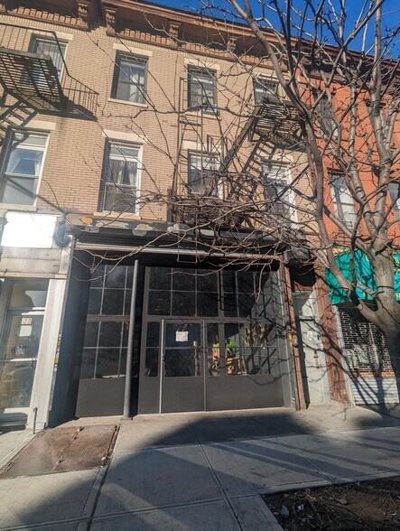 More Photos Of 581 Myrtle Ave, Brooklyn Restaurant For Lease