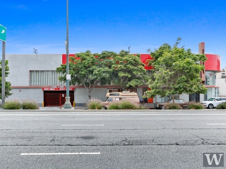More Photos Of 10830 Santa Monica Blvd, Los Angeles Storefront Retail Office For Sale