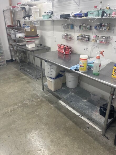 More Photos Of 305 W 27th St, Bryan Storefront For Lease