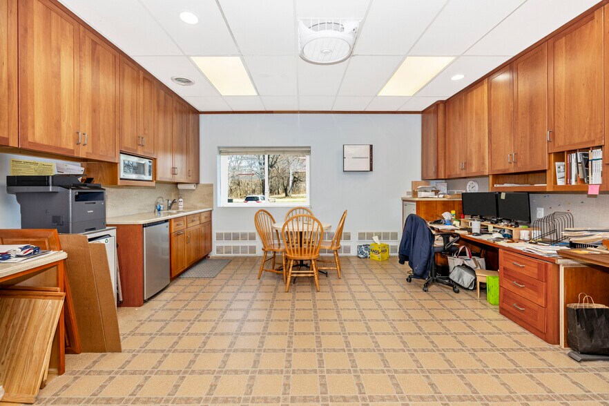 More Photos Of 18001 Sellman Rd, Dickerson Light Manufacturing For Sale