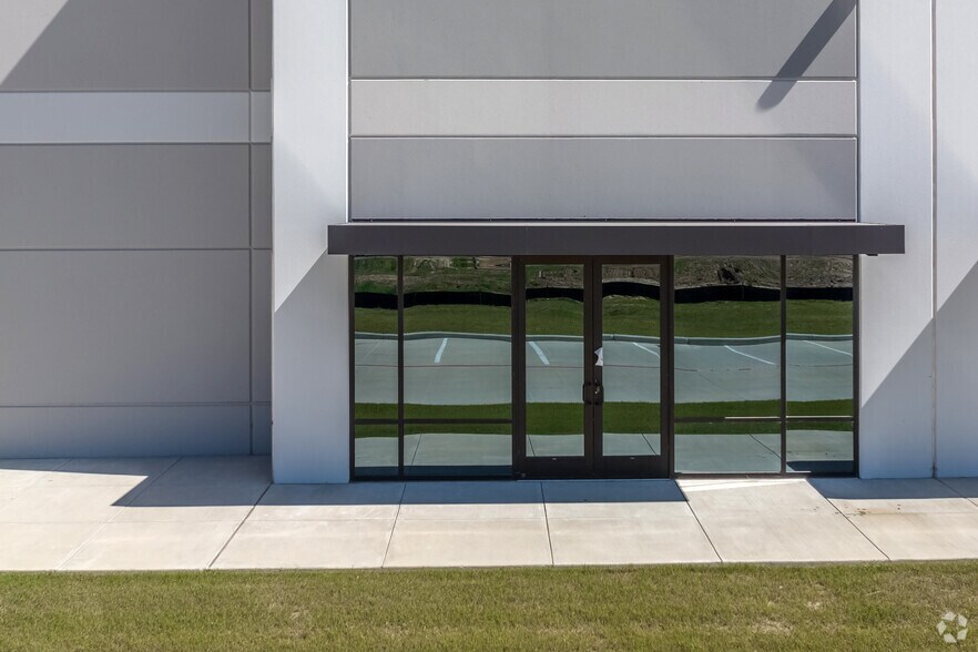 More Photos Of 9400 FM 2920, Tomball Unknown For Lease