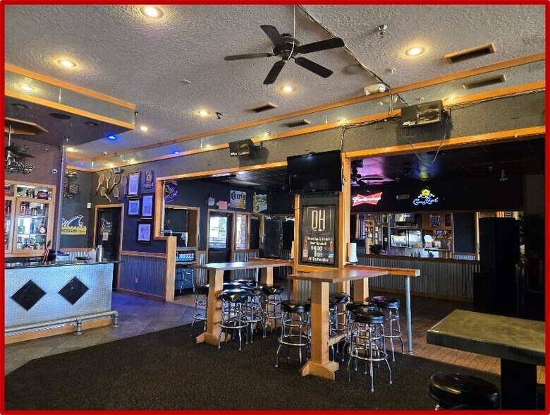 More Photos Of 1013 W 2nd St, Portales Bar For Sale