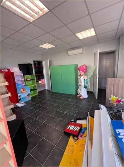 More Photos Of 17 Impasse De Castelviel, Rouffiac-Tolosan Office For Lease