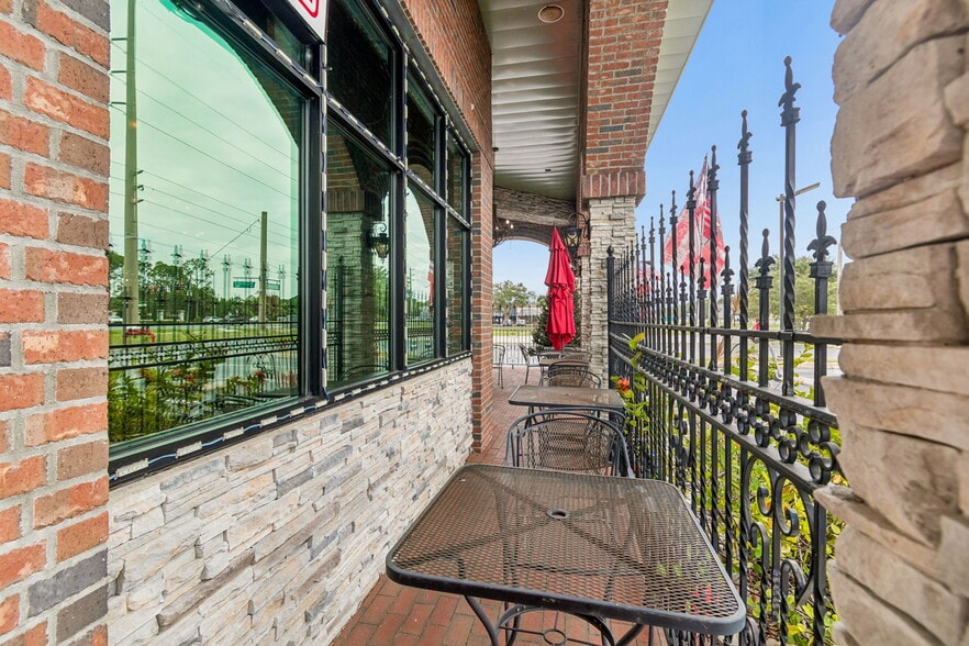 More Photos Of 3007 Commercial Way, Spring Hill Restaurant For Sale