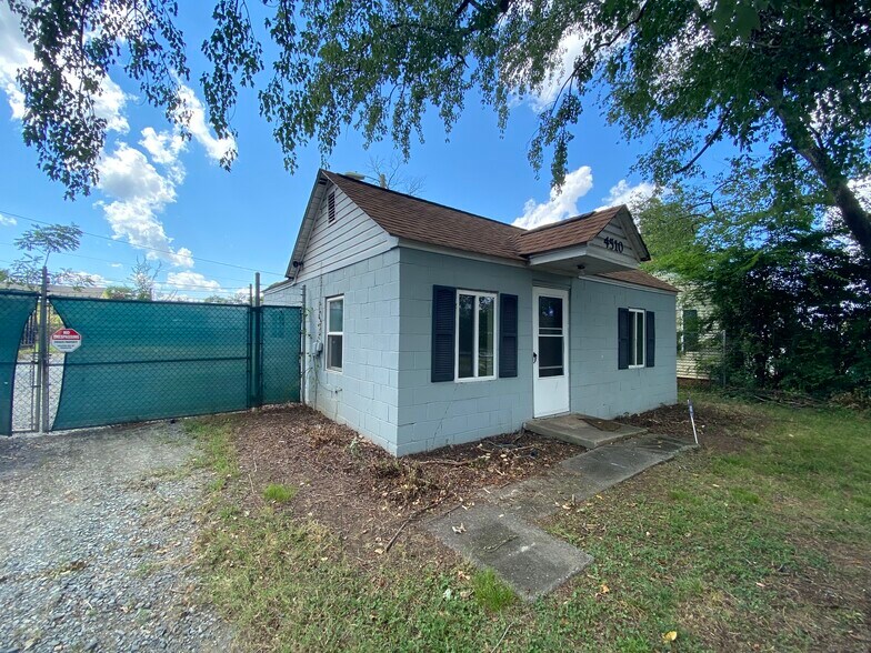 Primary Photo Of 4510 Old Pineville Rd, Charlotte Warehouse For Lease