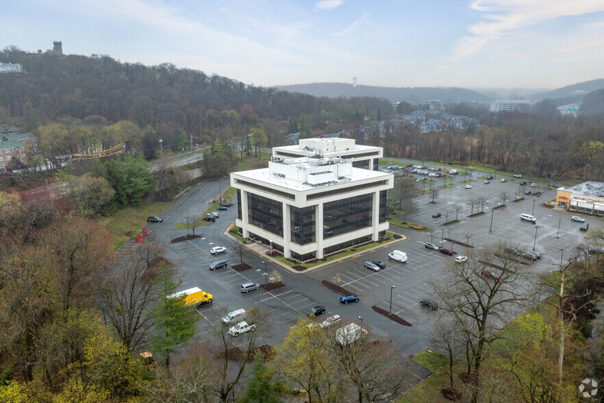 More Photos Of 220 White Plains Rd, Tarrytown Office For Lease