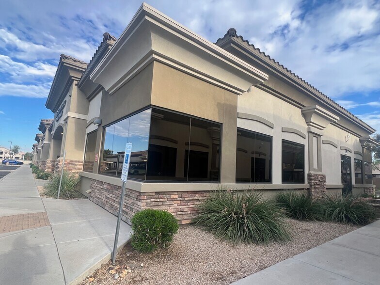 More Photos Of 9515 W Camelback Rd, Phoenix Office For Sale