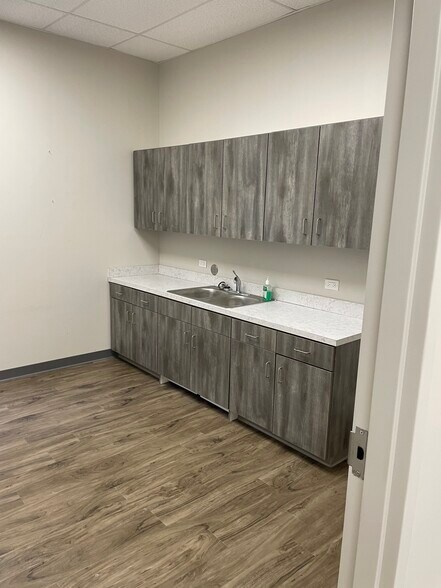 More Photos Of 1695 Bonnie Ln, Cordova Medical For Sale
