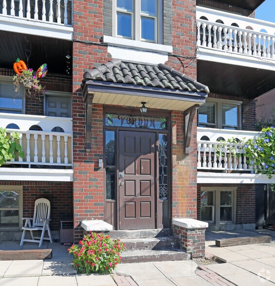 More Photos Of 917 Main St E, Hamilton Apartments For Sale