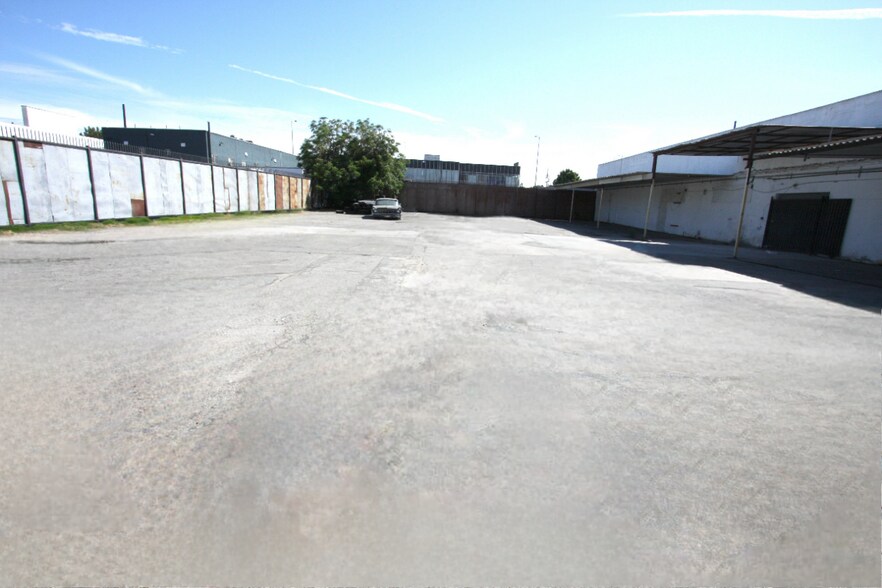 More Photos Of 1110 E 18th St, Los Angeles Industrial For Lease