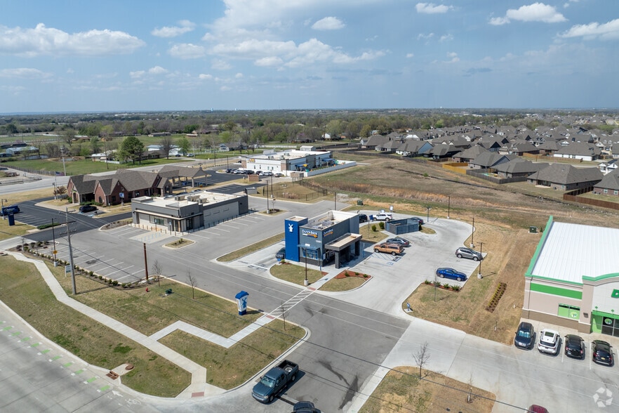 More Photos Of 13001 E 116th St N, Owasso General Retail For Sale