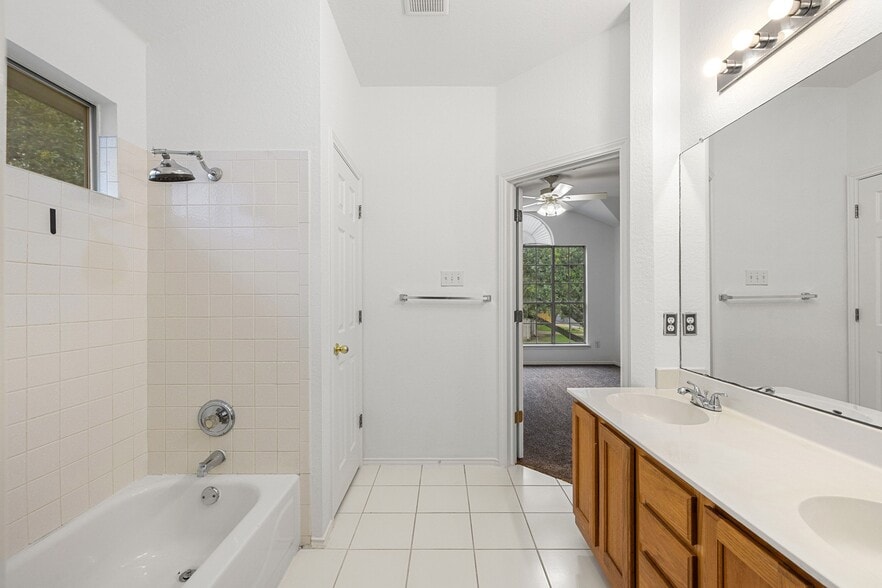More Photos Of 4416 Campo Verde Dr, Austin Multifamily For Sale