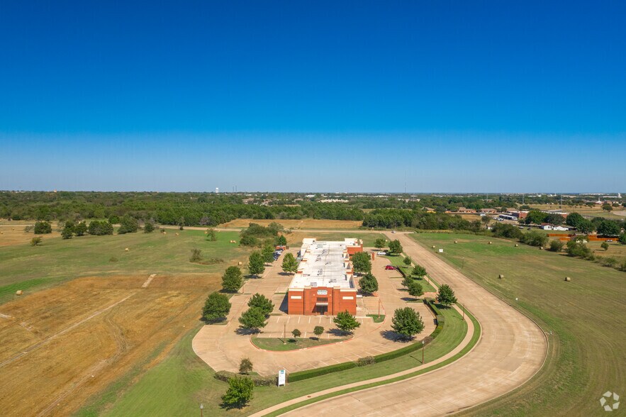 More Photos Of 2200 Physicians Blvd, Ennis Medical For Lease