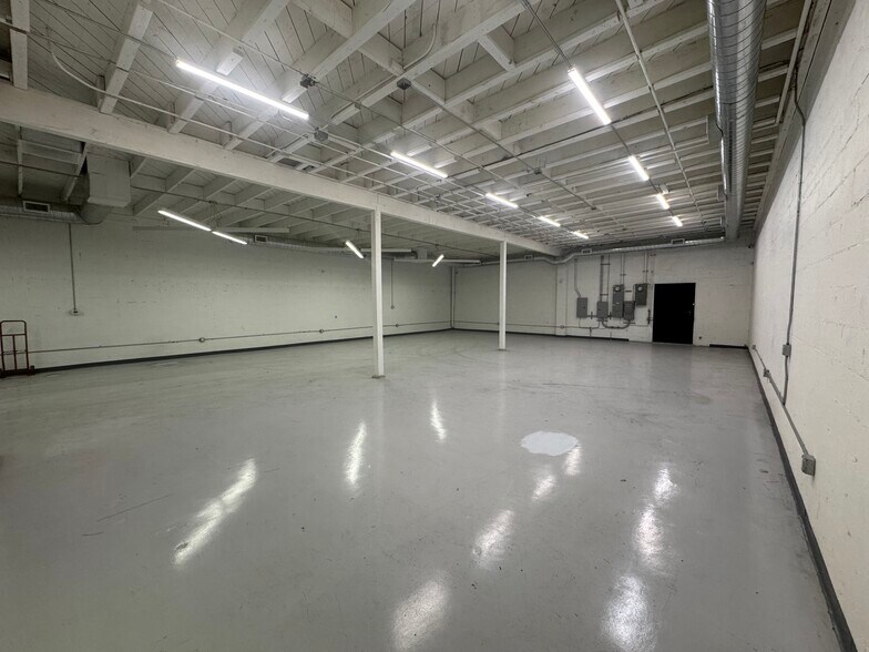 More Photos Of 1412 S Gerhart Ave, Commerce Warehouse For Sale