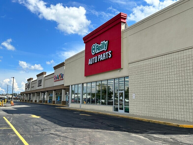 Primary Photo Of 1051 S Willow St, Manchester Bank For Lease