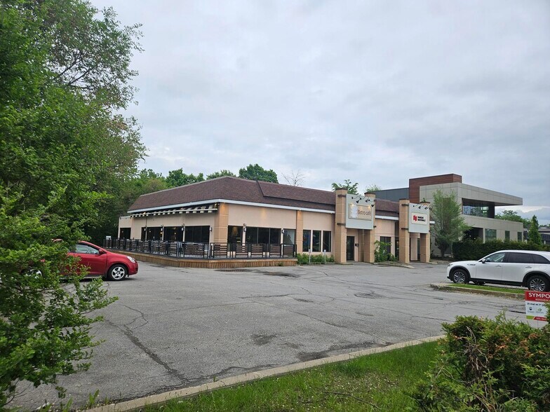 Primary Photo Of 218-220 Boul Labelle, Rosemère Restaurant For Sale